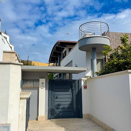 The Shabby House - Charming Seaside Retreat In Central Anzio, Steps From Beach And Train Station 外观 照片