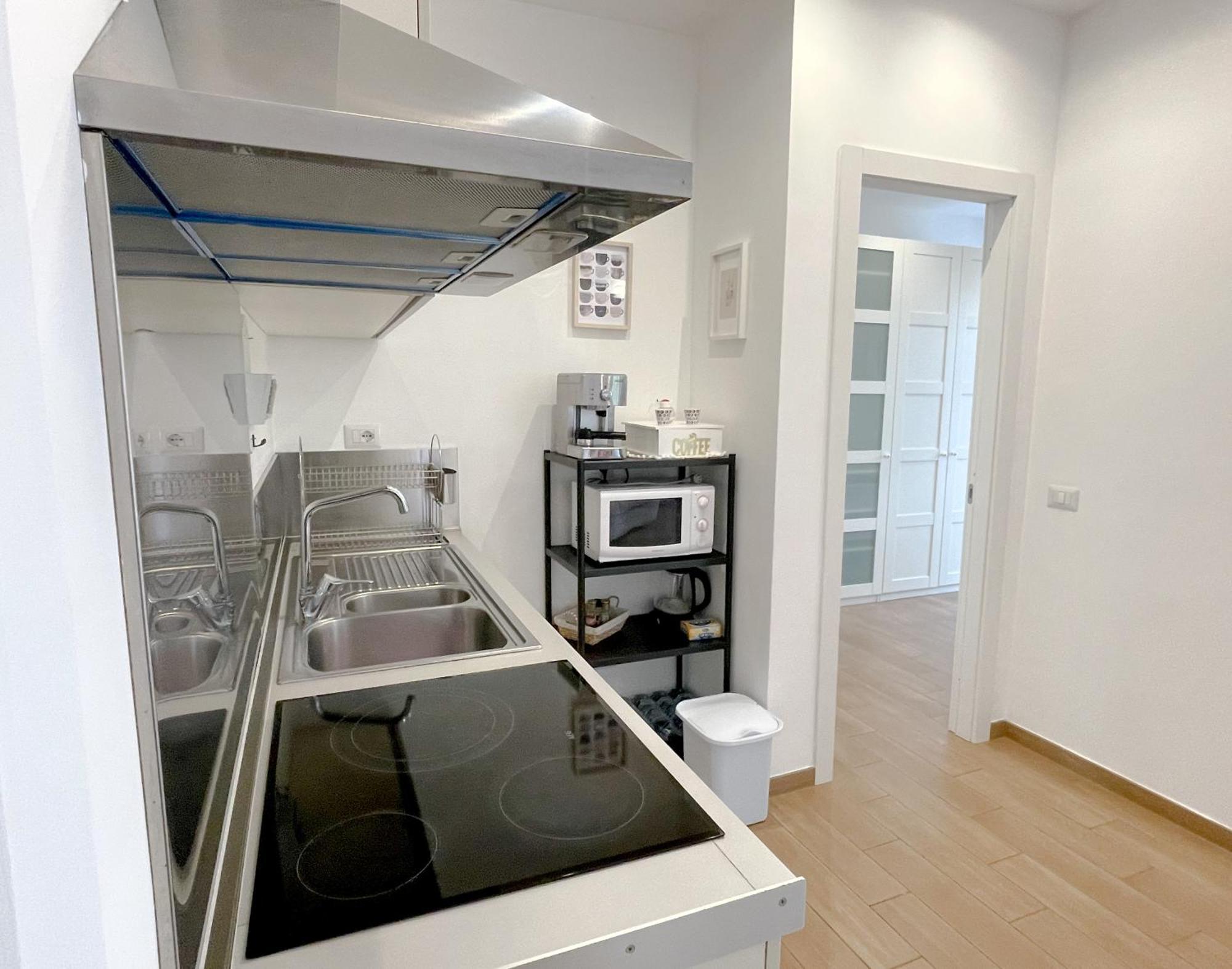 The Shabby House - Charming Seaside Retreat In Central Anzio, Steps From Beach And Train Station 外观 照片
