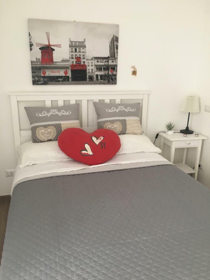 The Shabby House - Charming Seaside Retreat In Central Anzio, Steps From Beach And Train Station 外观 照片